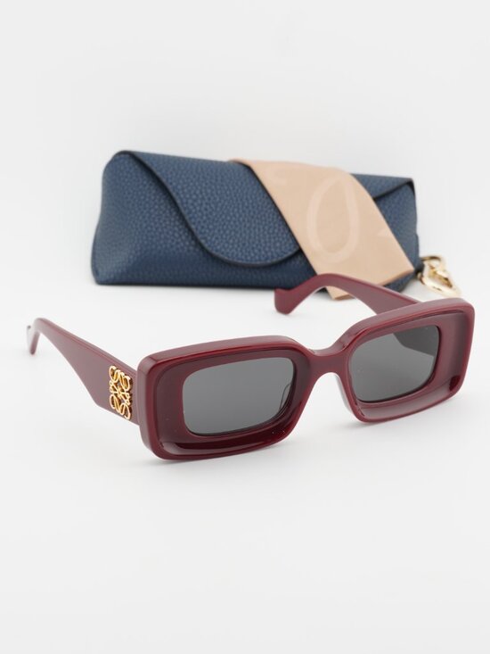 Loewe LW40101I 66A Rectangle Sunglasses – Shiny Burgundy/Gold\\Grey main image 7